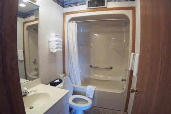 Sea Spray Motel image 20