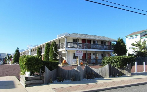 Sea Spray Motel image 6